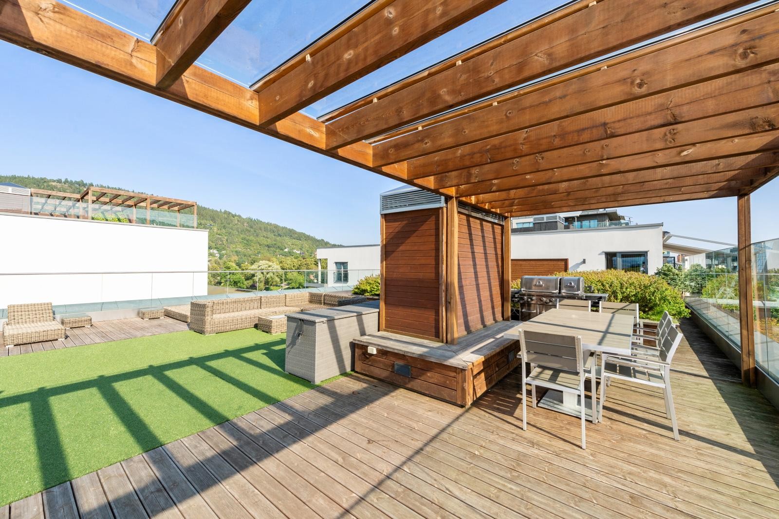 "Private" sittegrupper på takterrassen Galleribilde