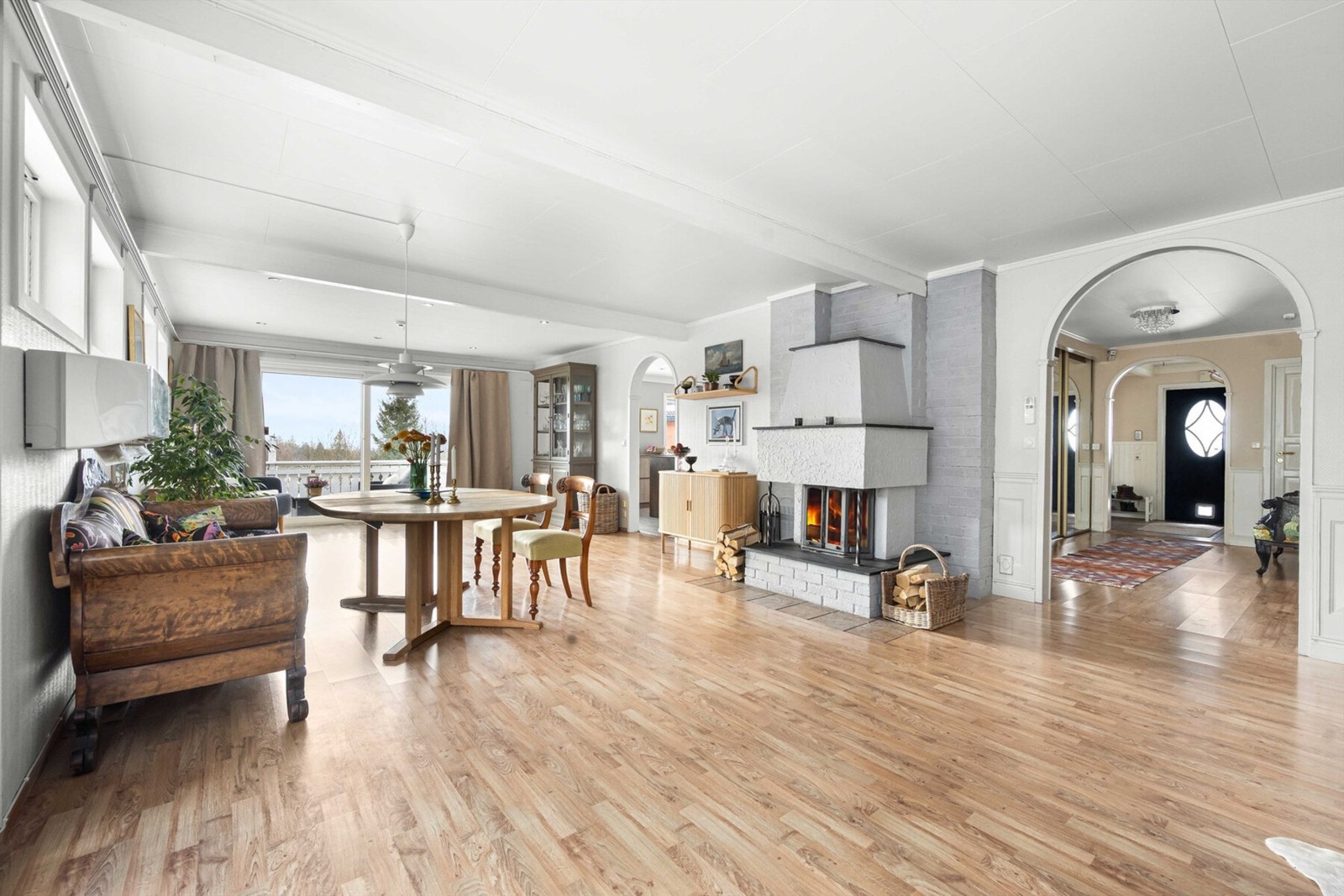 Stuen er både lys og luftig. Galleribilde