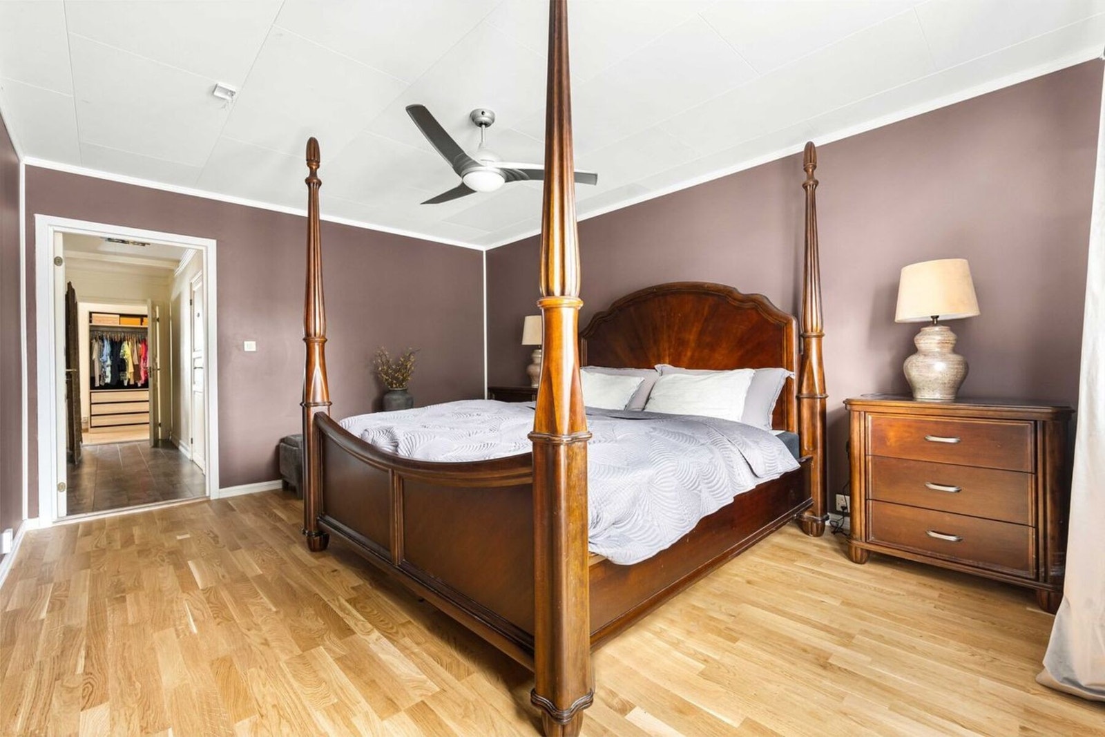 Det er også plass til oppbevaringsmøbler og annet møblement. Galleribilde