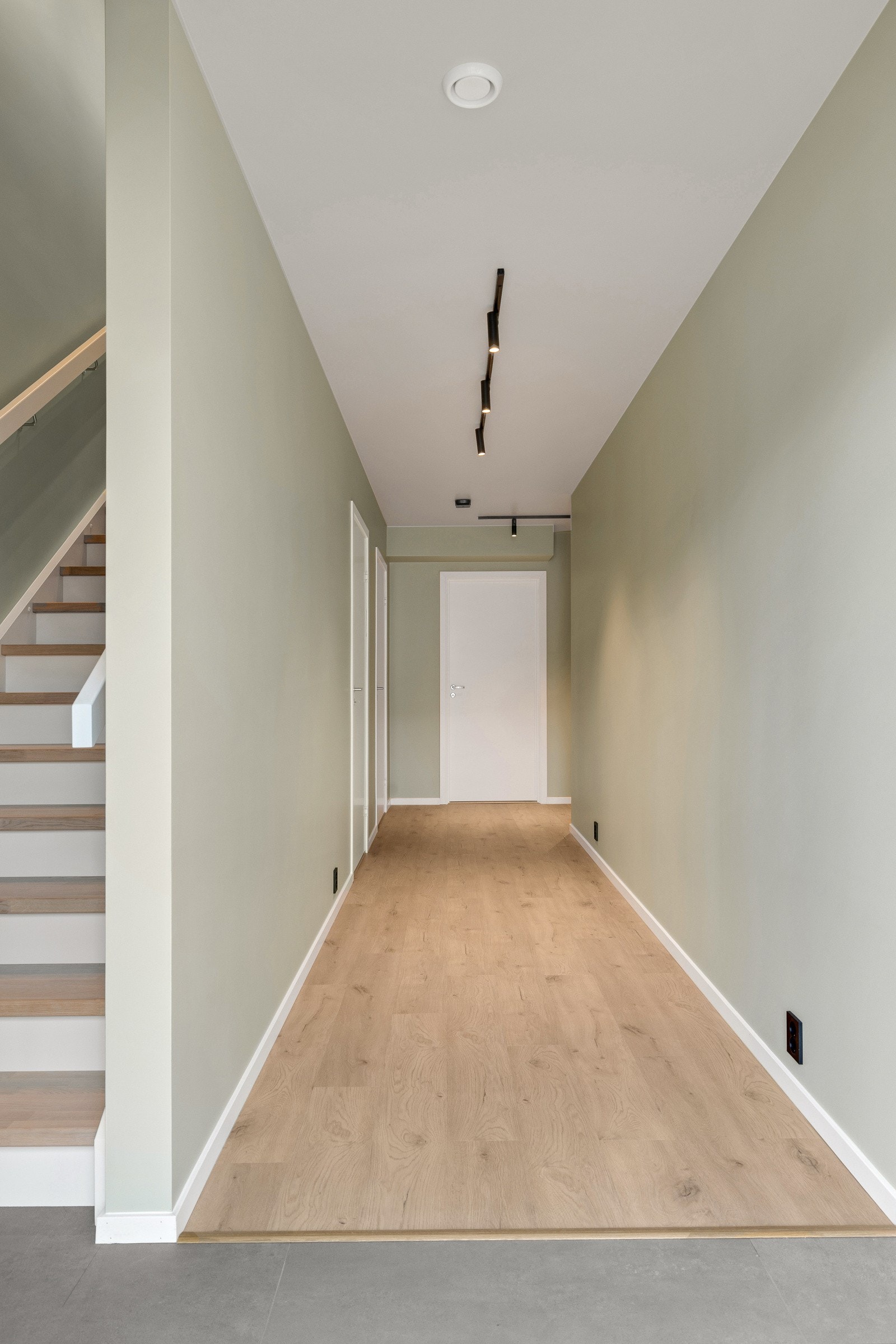 Boligen bygges med gode kvalitetsmaterialer og fremstå moderne og tidsriktig.