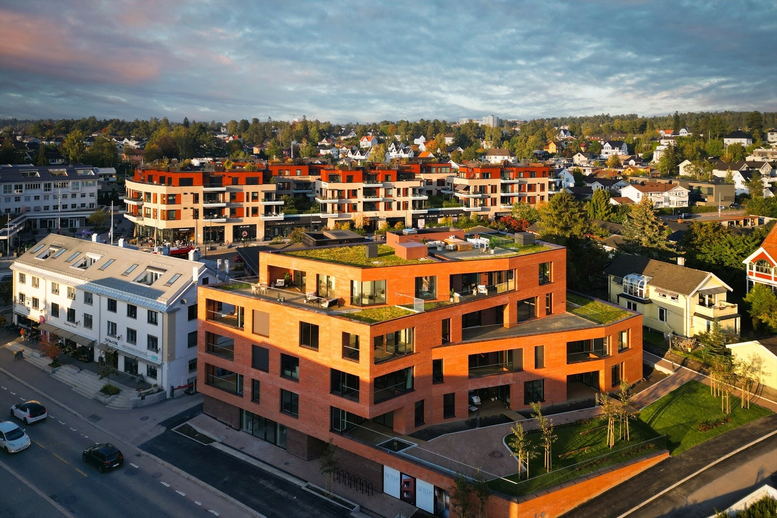 Ekebergveien 232 har en svært attraktiv og sentral beliggenhet i et veletablert boligområde på Nordstrand, med kort vei til både sentrum og flotte rekreasjonsområder. Galleribilde