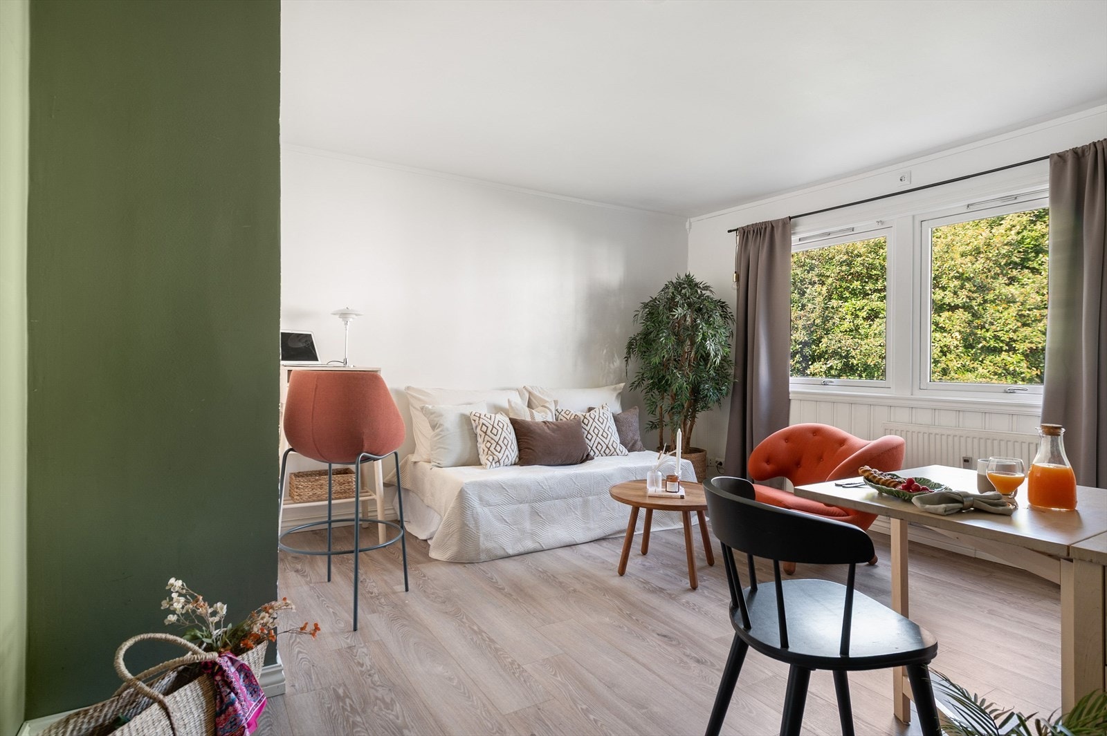 Lys og innbydende stue. Galleribilde