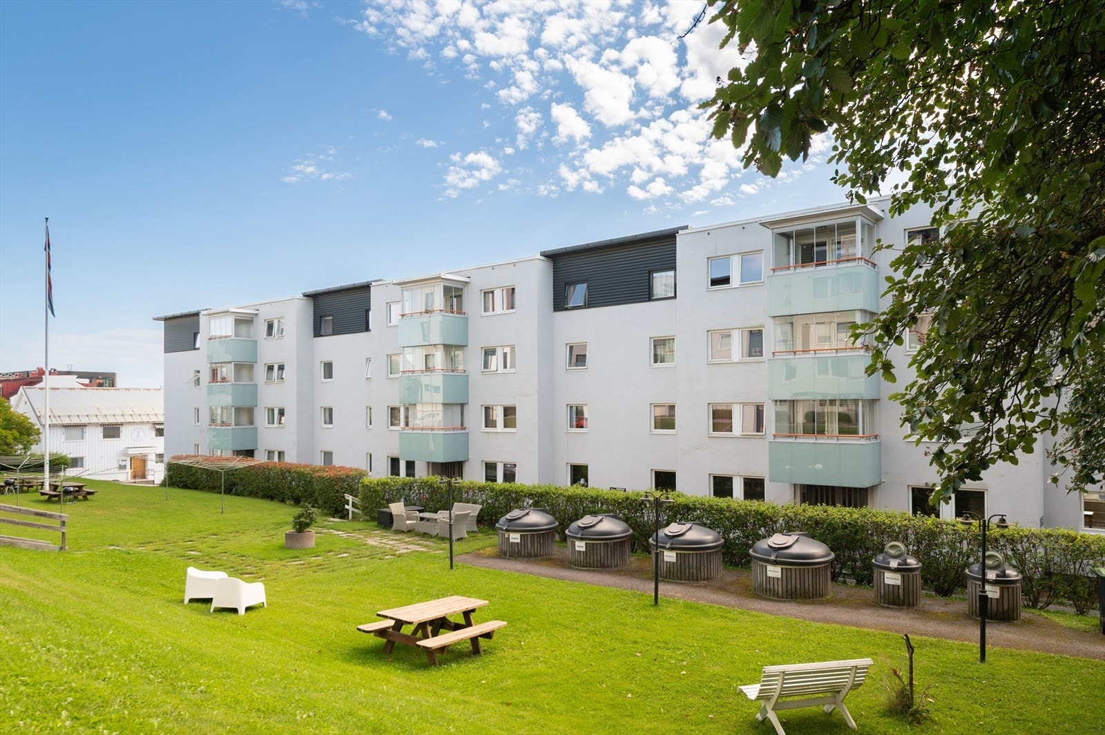 Koselig uteområdet. Galleribilde