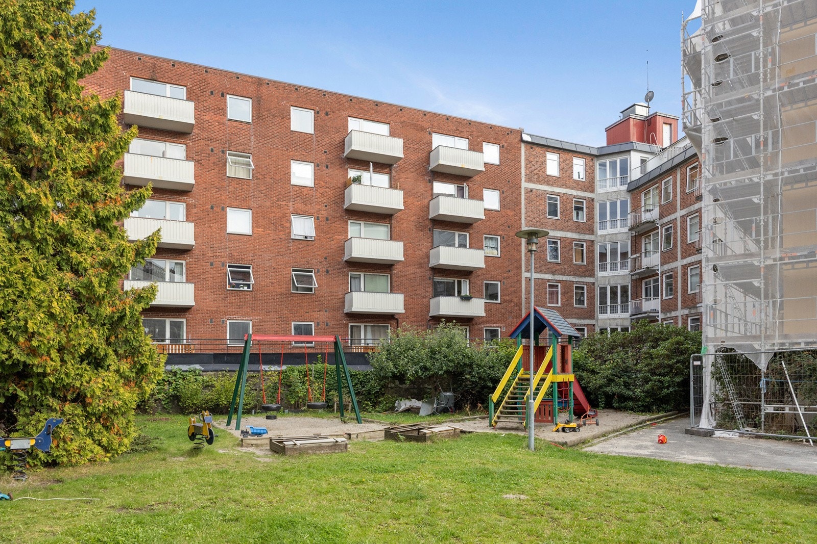 Fasade og flott gårdsrom Galleribilde