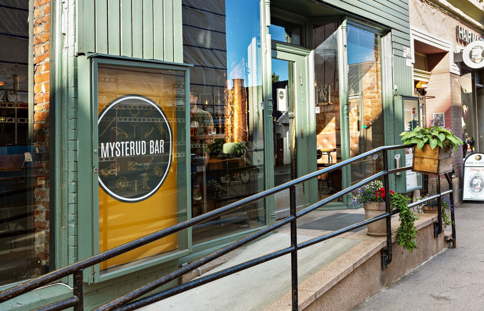 Mysterud bar Galleribilde