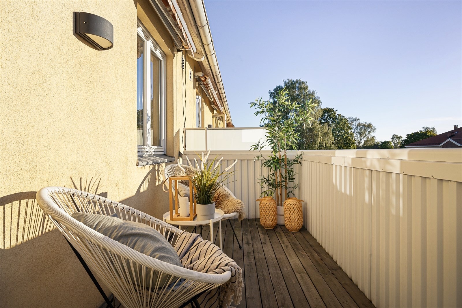 Fantastisk solrik balkong på ca. 7 kvm med ettermiddagssol. Galleribilde