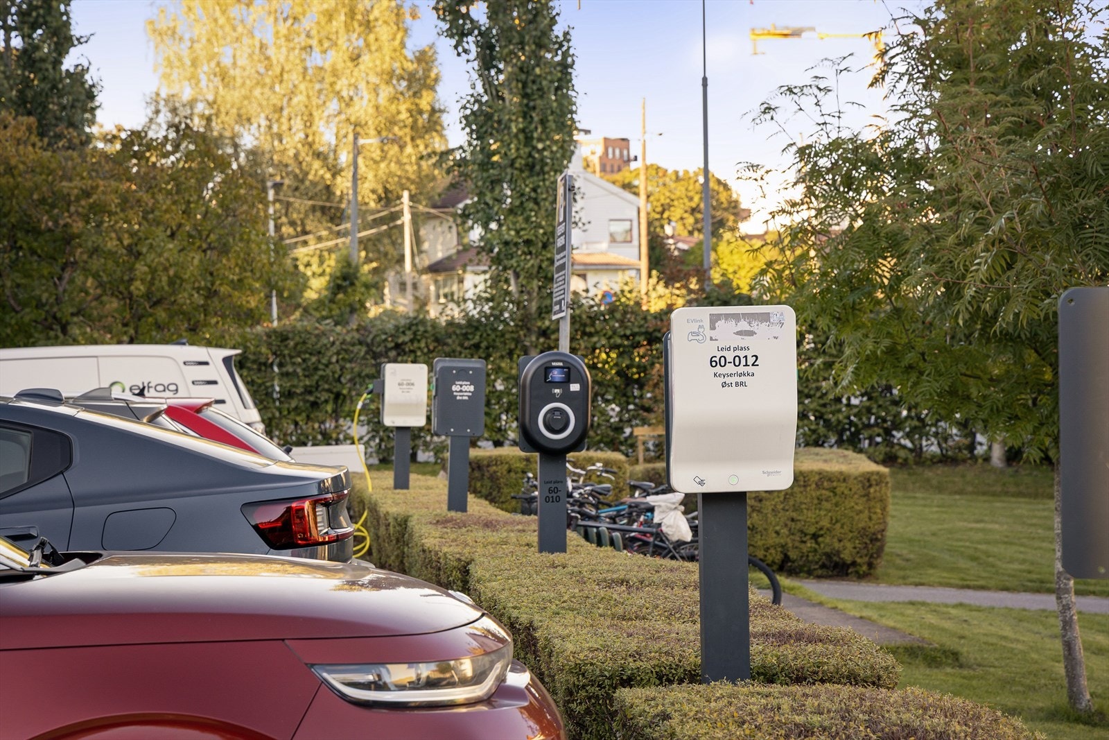 God vedlikeholdshistorikk i borettslaget og det er mulighet for parkeringsleie (kr 400,-/mnd). Galleribilde