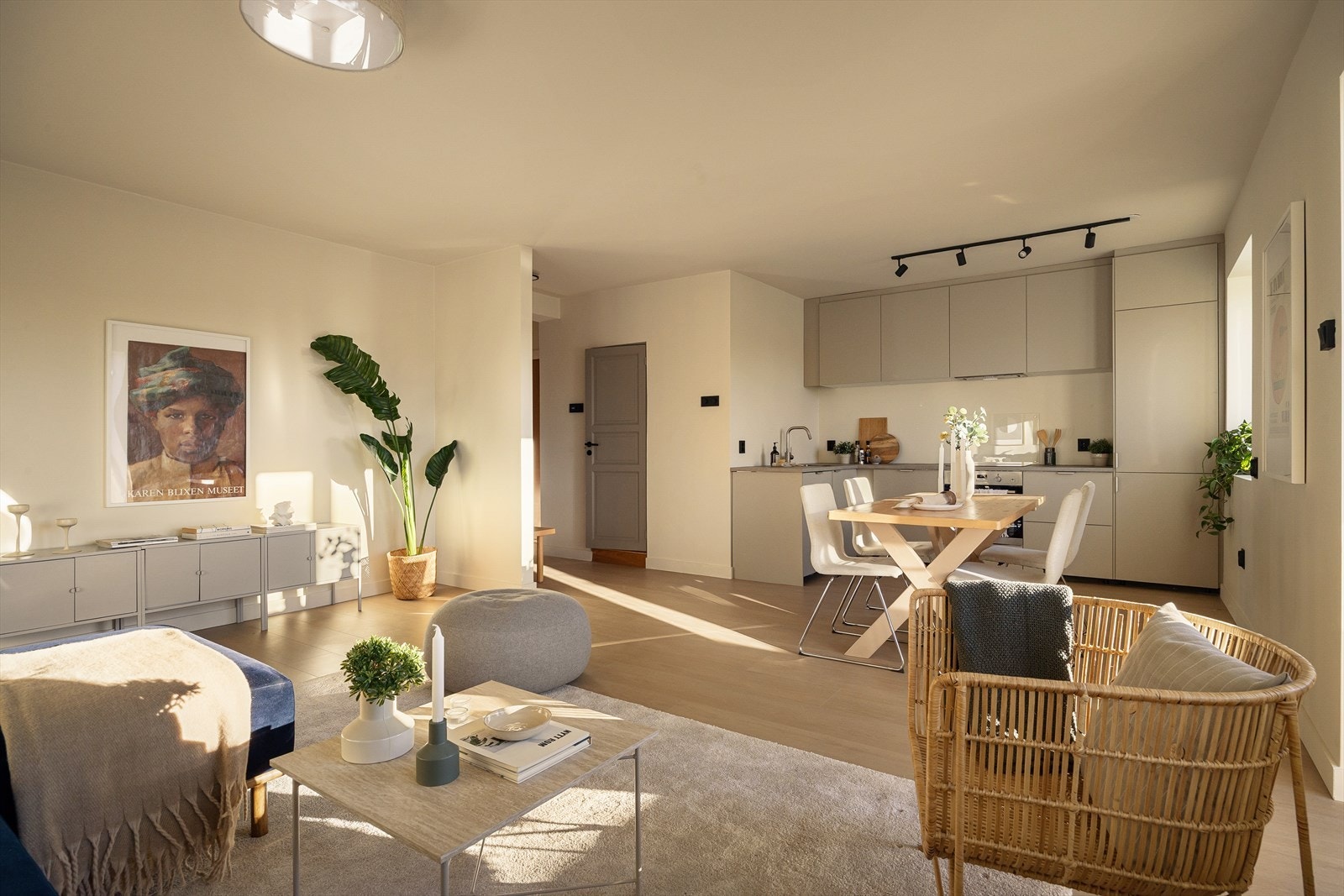 Leiligheten byr på en praktisk planløsning som åpner for flere gode innredningsmuligheter. Galleribilde