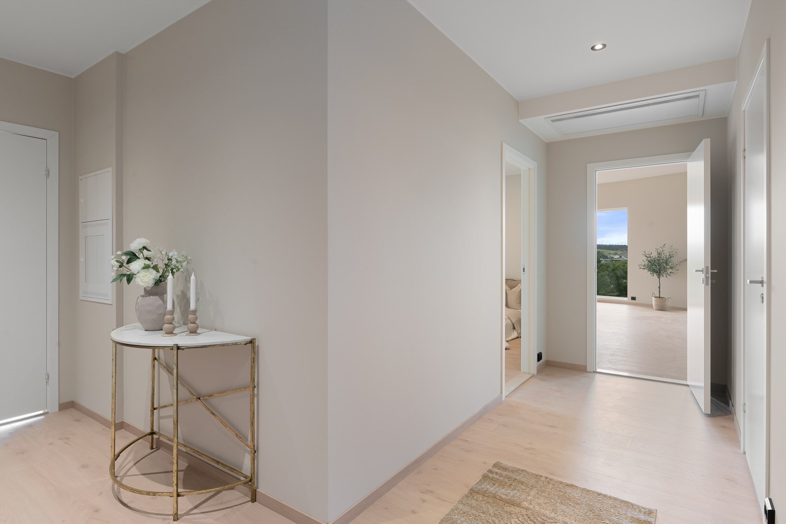 God plass til å henge fra seg klær og sko Galleribilde