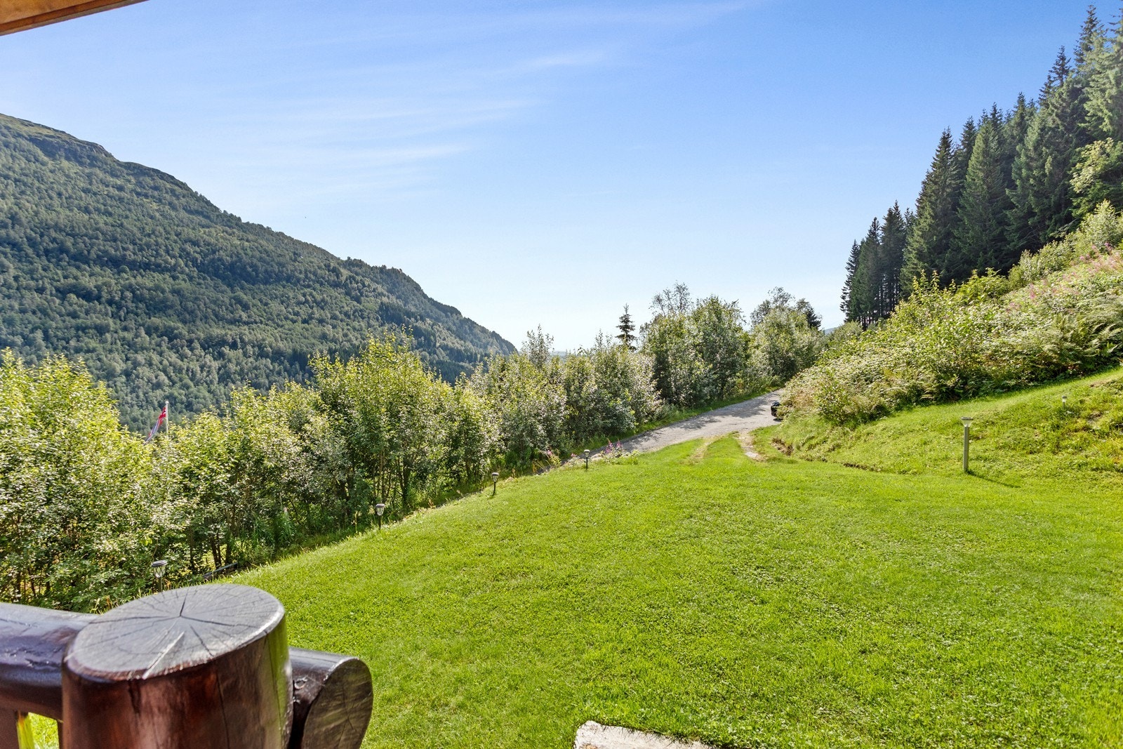 Moglegheit for parkering ved hytta. Galleribilde