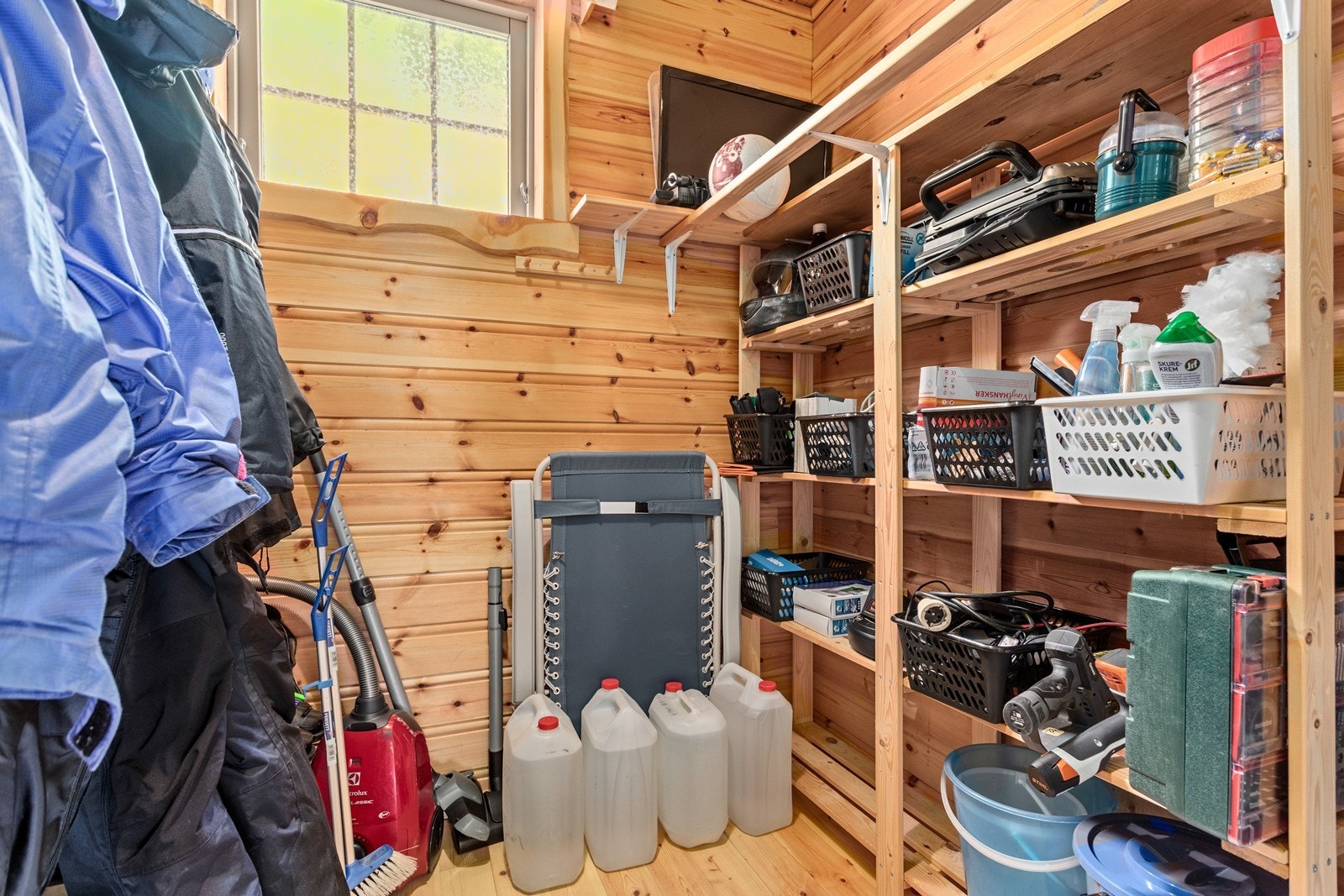 God lagringsplass i bod. Galleribilde