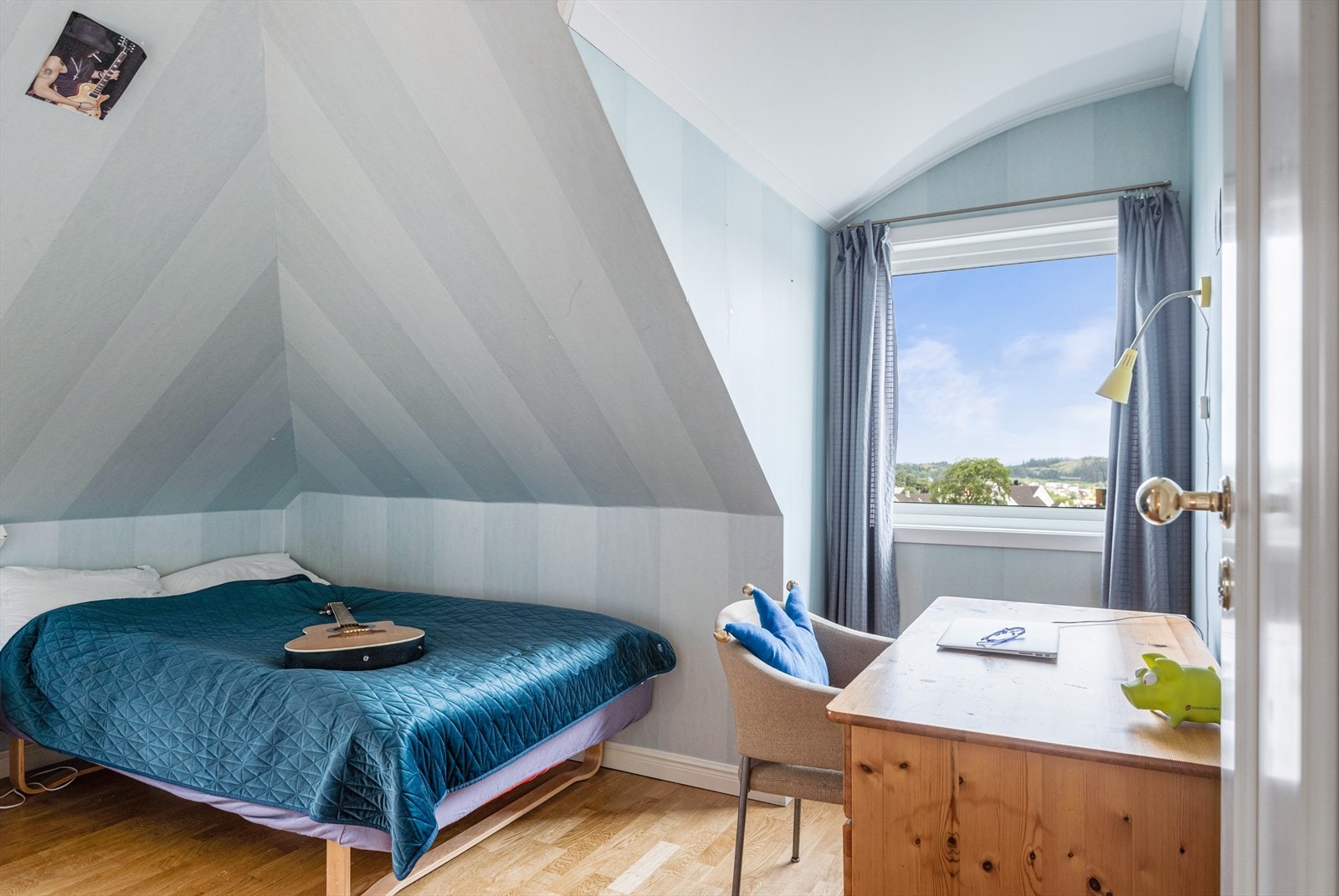 Soverom nr. 2 i loftsetasje. Galleribilde