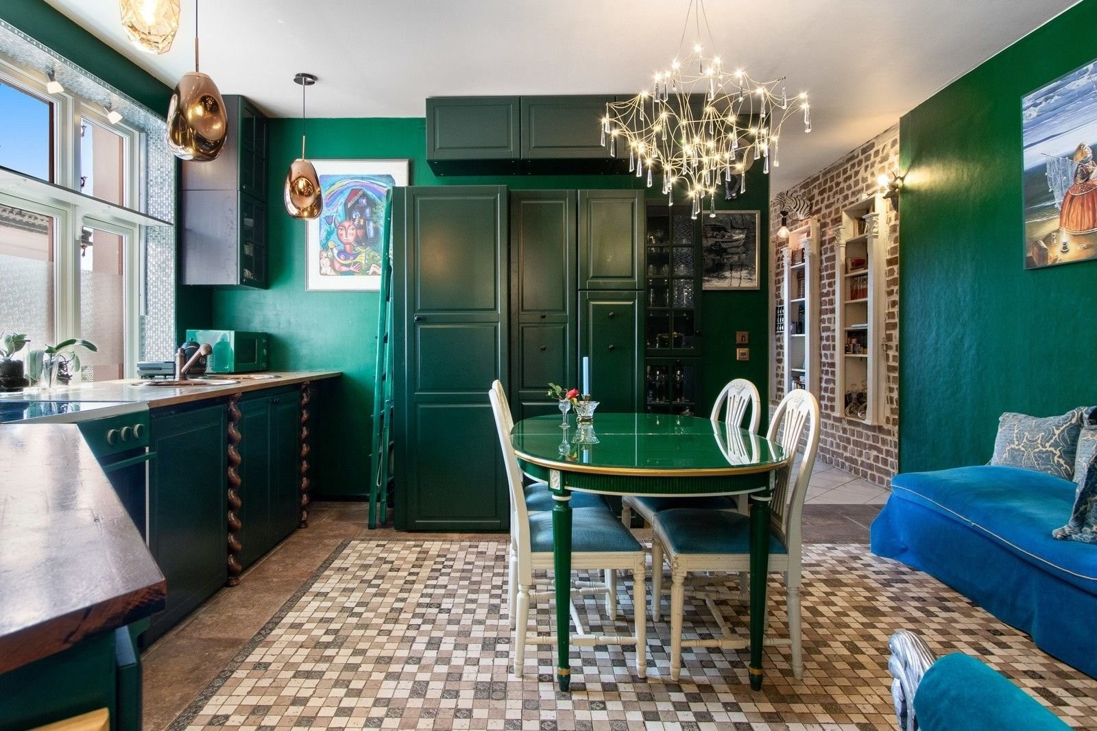 Allrom: forvandlet kjøkken, spisekrok og stue til et helt unikt allrom Galleribilde