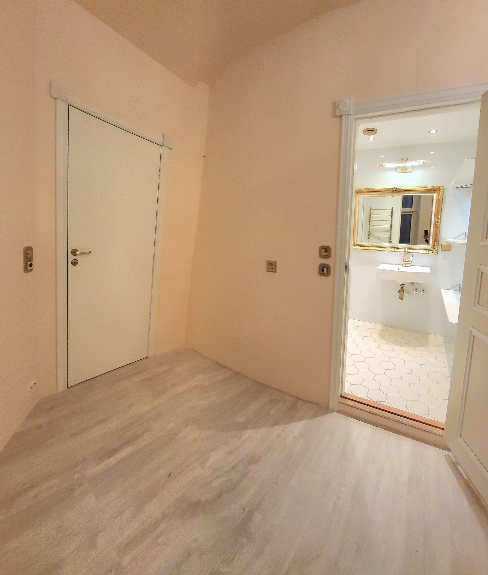 Hovedsoverommet med eget bad. Galleribilde