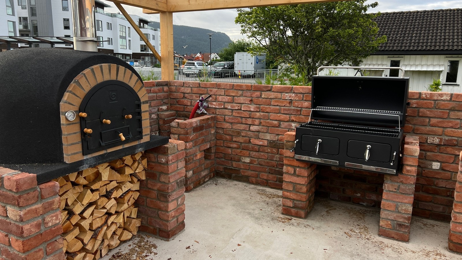 Selgers private bilde: Bakerovn tilknyttet selskapslokalet Galleribilde