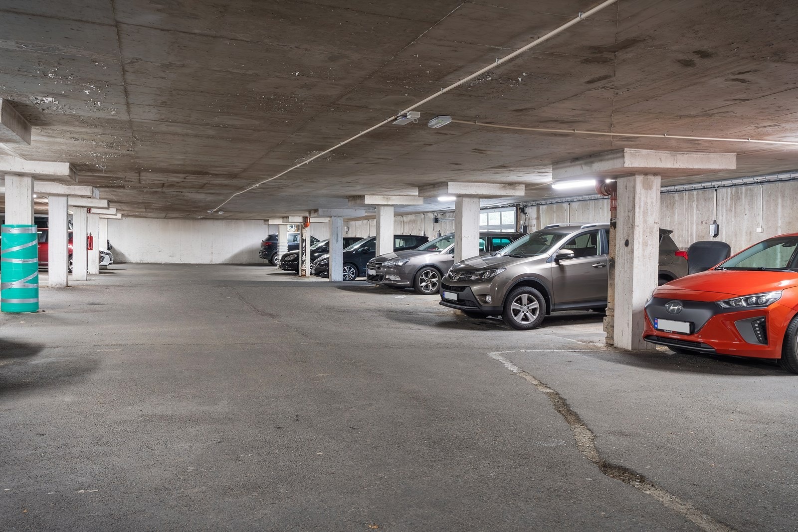 - Det er mulighet for garasjeplass og parkeringsplass som tildeles av styret etter venteliste - Galleribilde