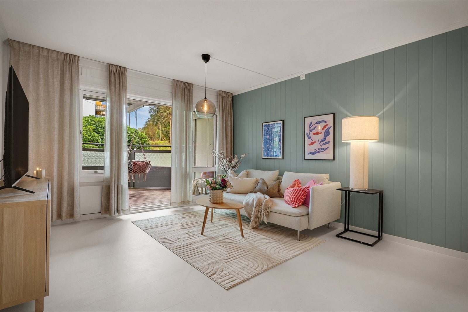 - Leiligheten har et totalt BRA på 84m² og inneholder stue, kjøkken, 3 soverom, bad, gang, bod og entré - Galleribilde
