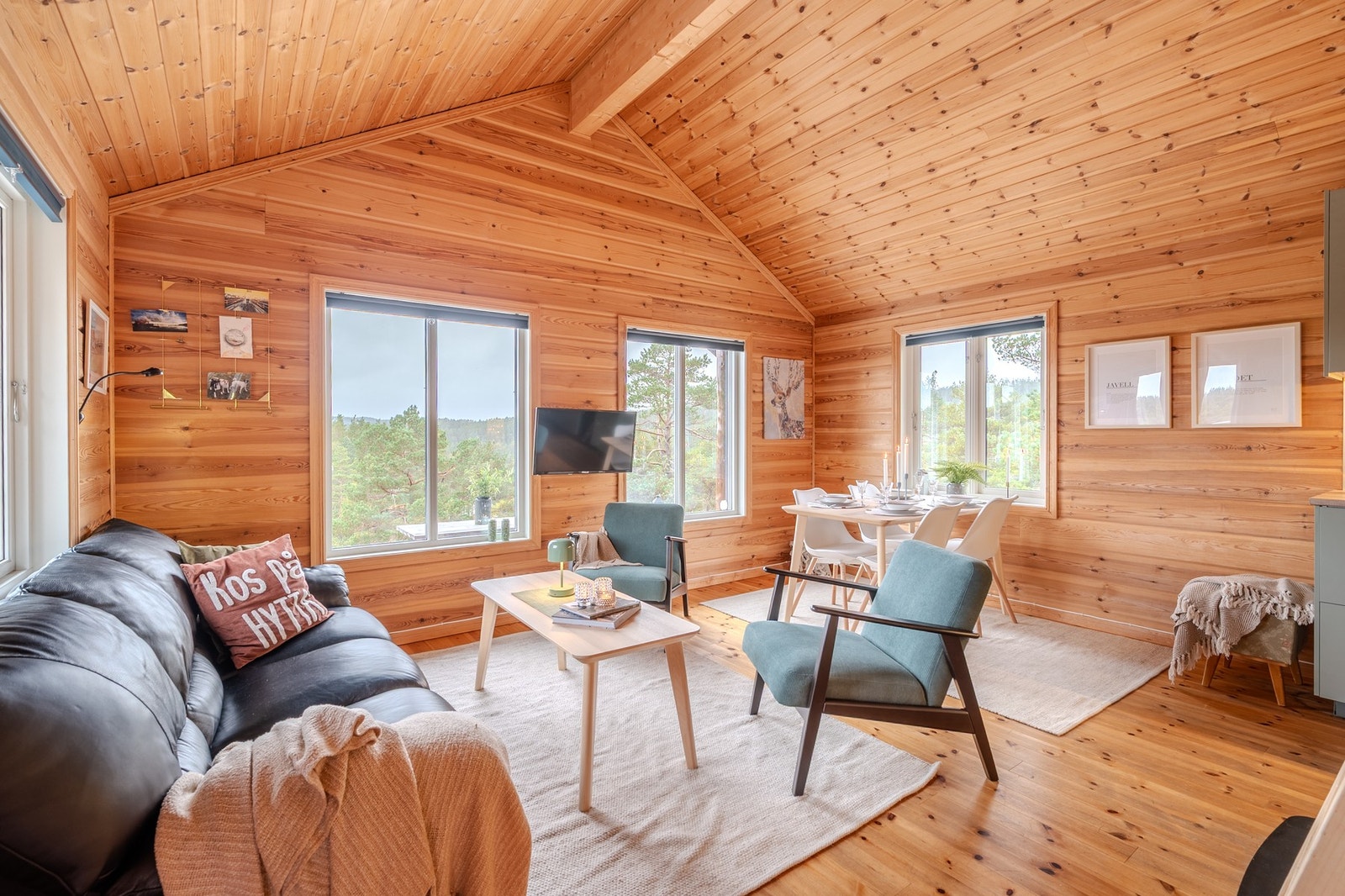 - Fin og god planløsning med plass til det du trenger | Hytta måler 35 kvm og arealeffektiv - Galleribilde