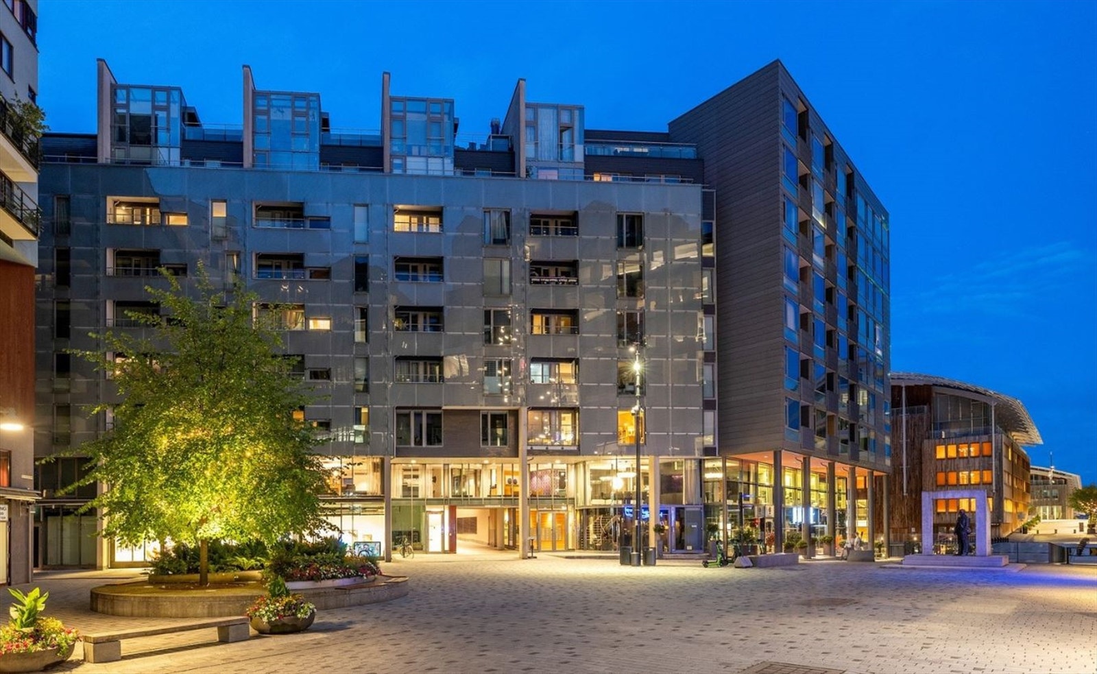 Fasade til Olav Selvaags plass 4. Leiligheten ligger i 3 etg. Galleribilde