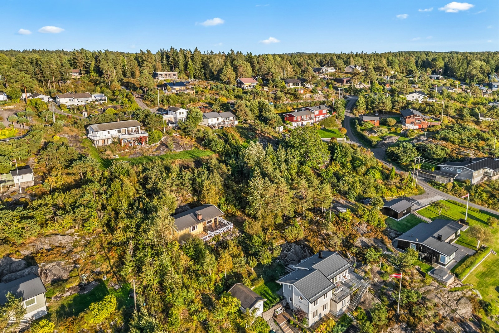Samtidig er det fine turmuligheter i området - stier, skog og mark like utenfor døren gjør det til et fint utgangspunkt for friluftsopplevelser. Galleribilde