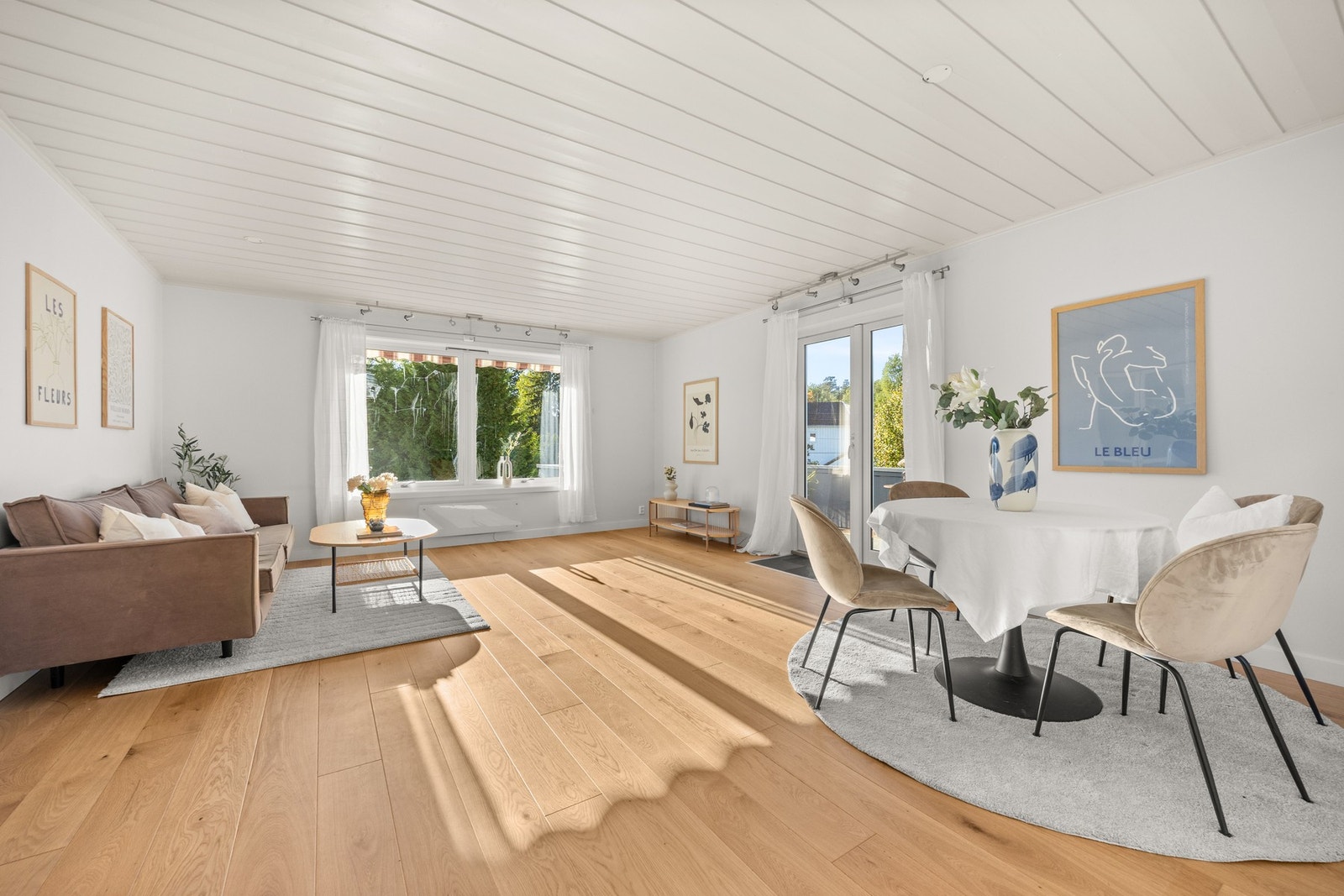 Velkommen til Stasjonsveien 29 Presentert av Eiendomsmegler Edvard Chapsang v/EIE eiendomsmegling.
Foto: Luxe AS (Anders Kjøndal) Galleribilde