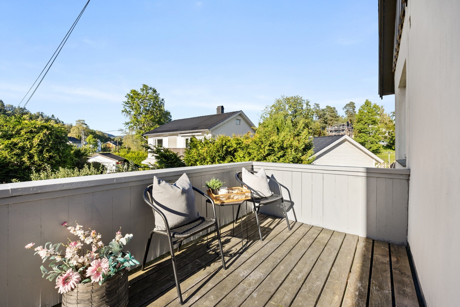 Her har du Meget gode solforhold i tillegg til flott utsikt over nærområdet Galleribilde