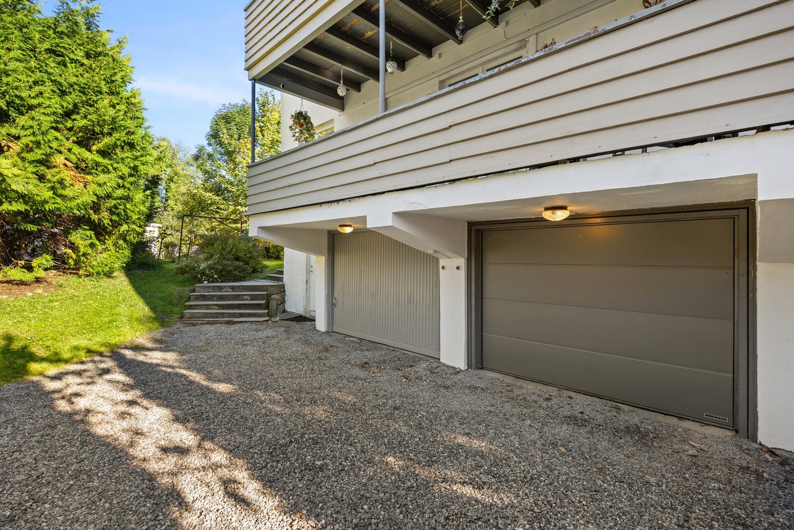 Boligen disponerer halvparten av felles garasje. Galleribilde