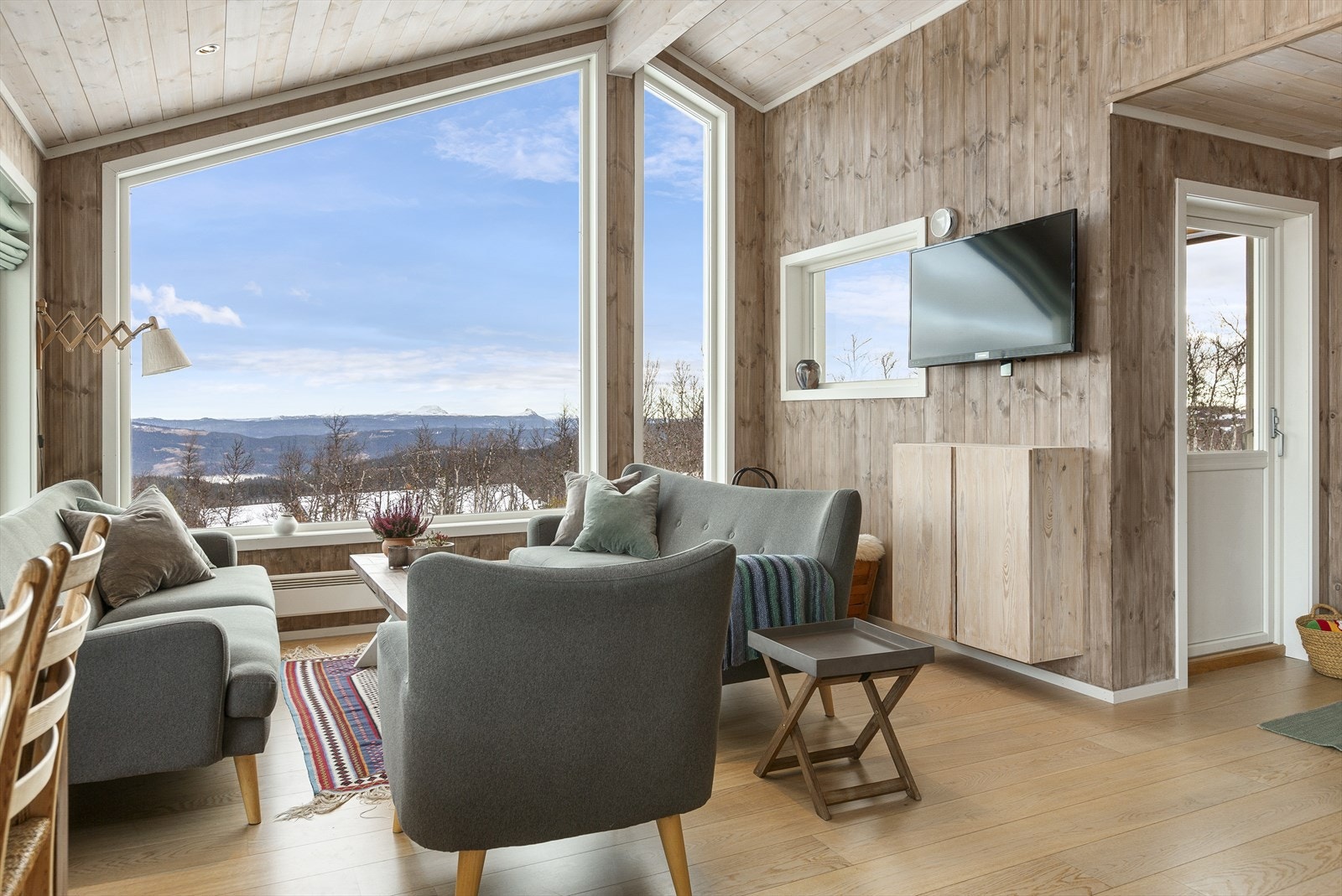 Dør ut til terrasse. Galleribilde