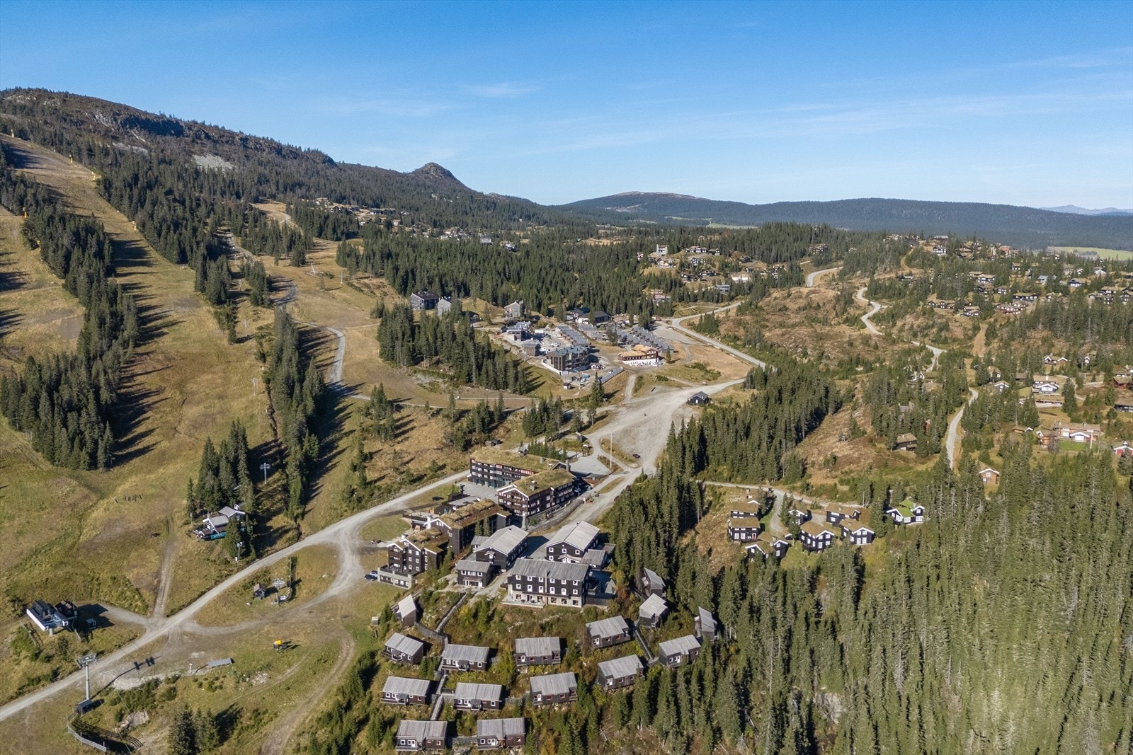 Kvitfjell Alpinsenter har 33 nedfarter og det finnes 14 heiser. Galleribilde