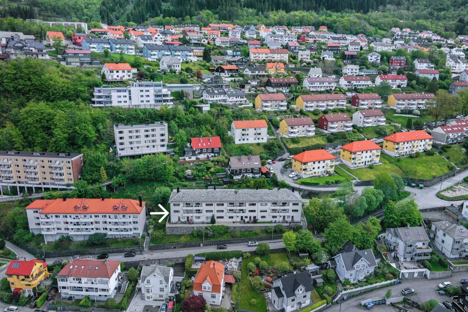 Leiligheten har en høy og fri beliggenhet på enden av bygget Galleribilde