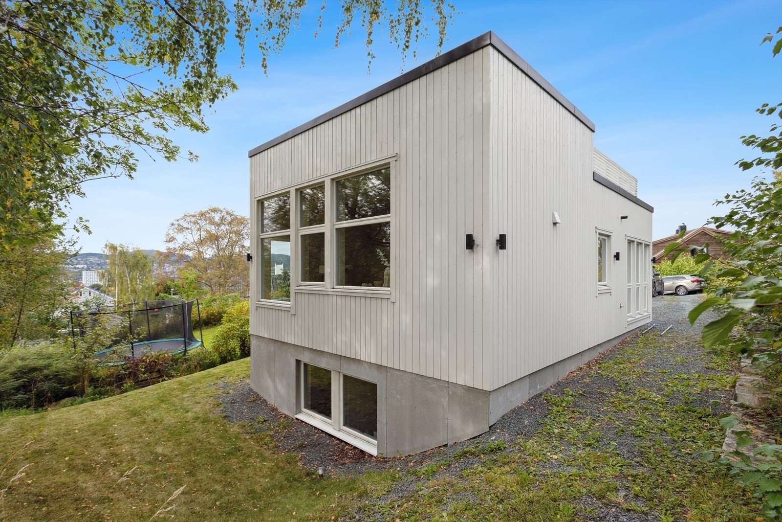 Det medfølger to parkeringsplasser på felles tomt. Galleribilde