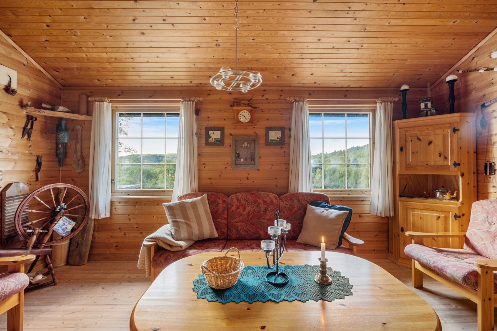 Flotte lys- og utsiktsforhold fra store vindusflater. Galleribilde