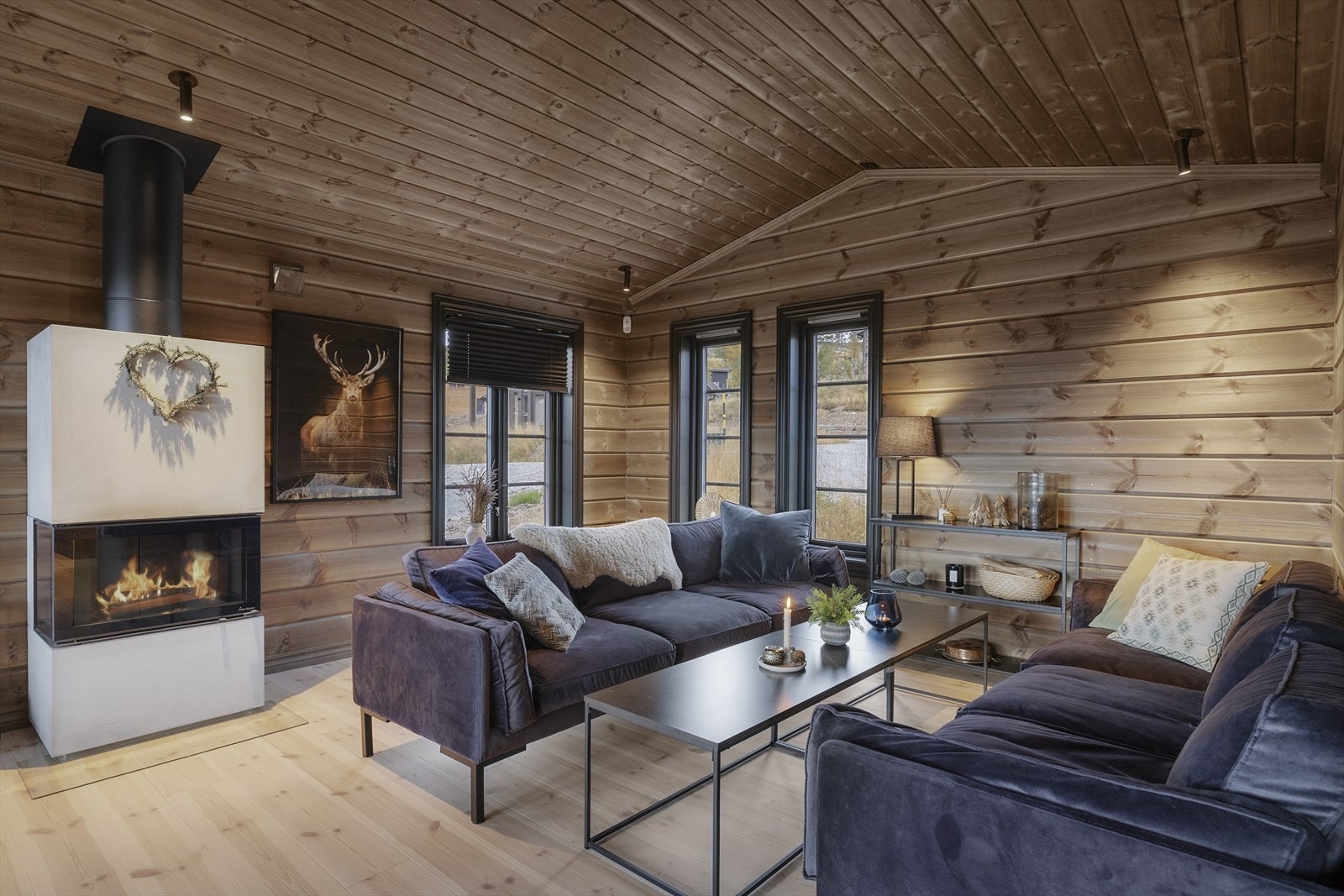 Herlig plass for sofagruppe, ideell for sosiale sammenkomster og avslappning Galleribilde