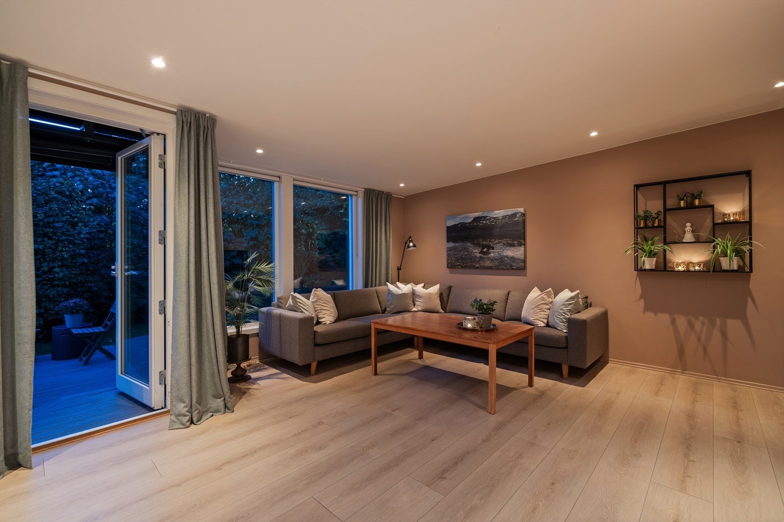 Det er også godt med downlights som sørger for en god og behagelig belysning Galleribilde