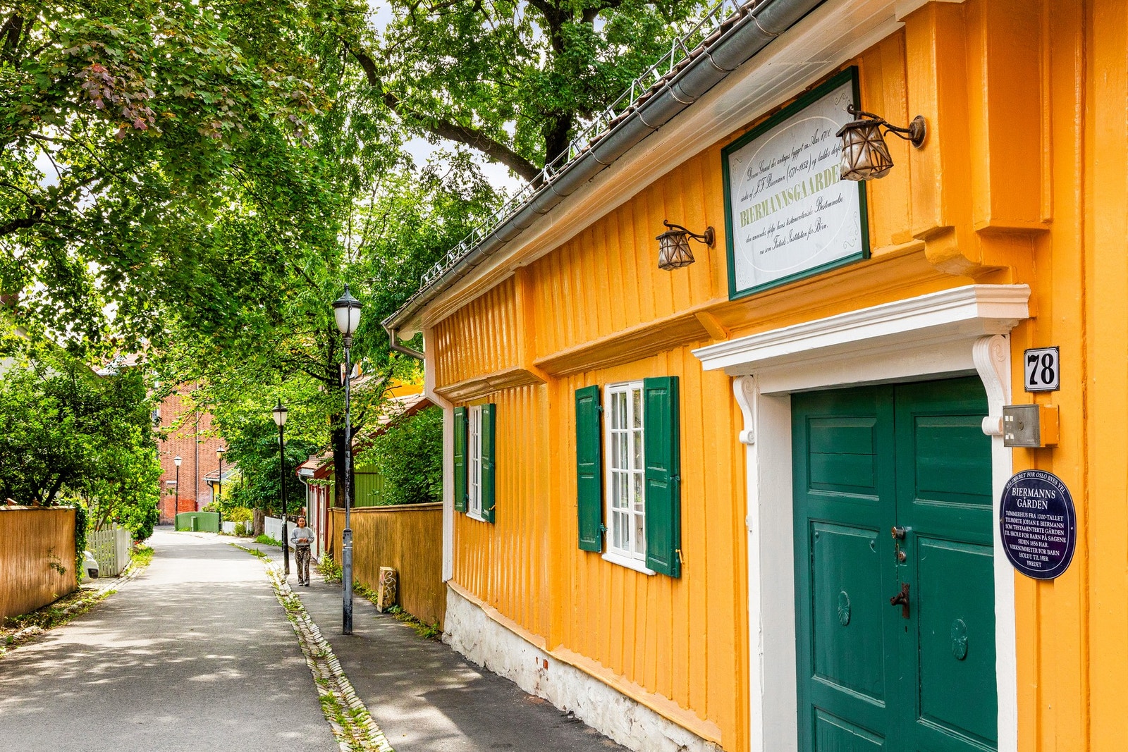 Nærområdet er svært sjarmerende. Her bor man midt blandt eldre, stille gater med fantastiske hus. Galleribilde