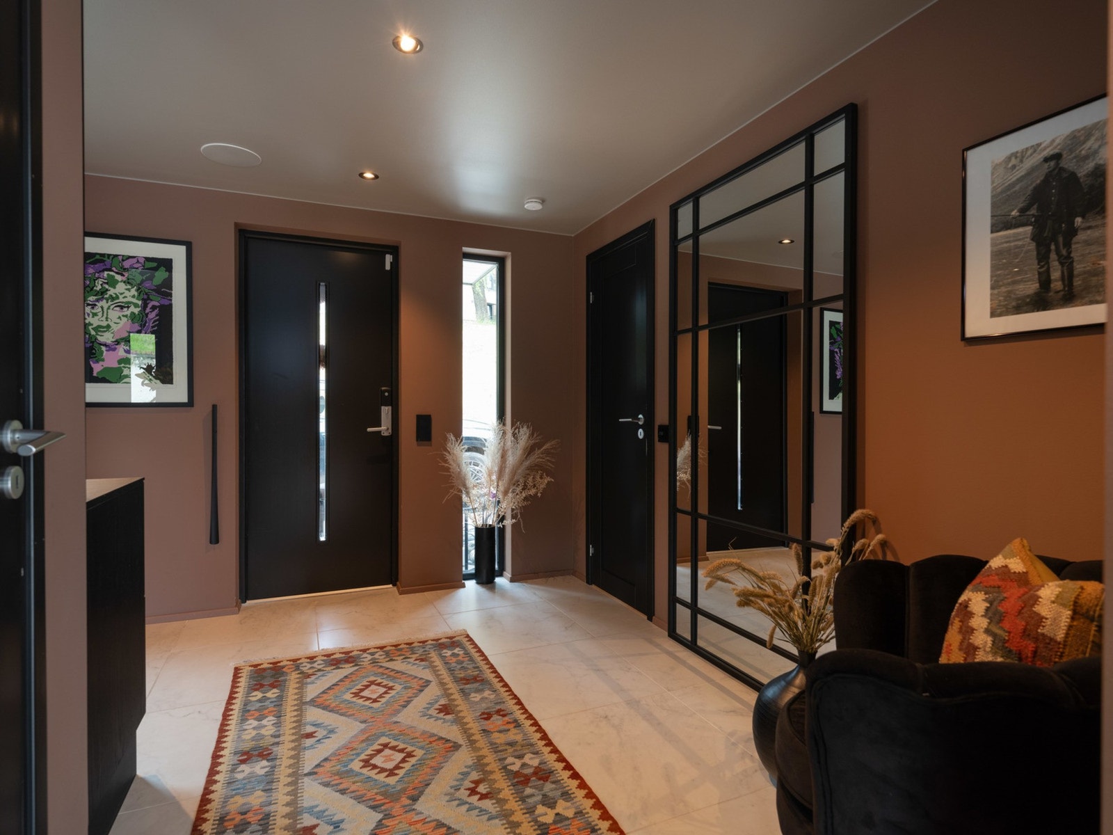 Inngangspartiet er på 10,5 kvm. Galleribilde