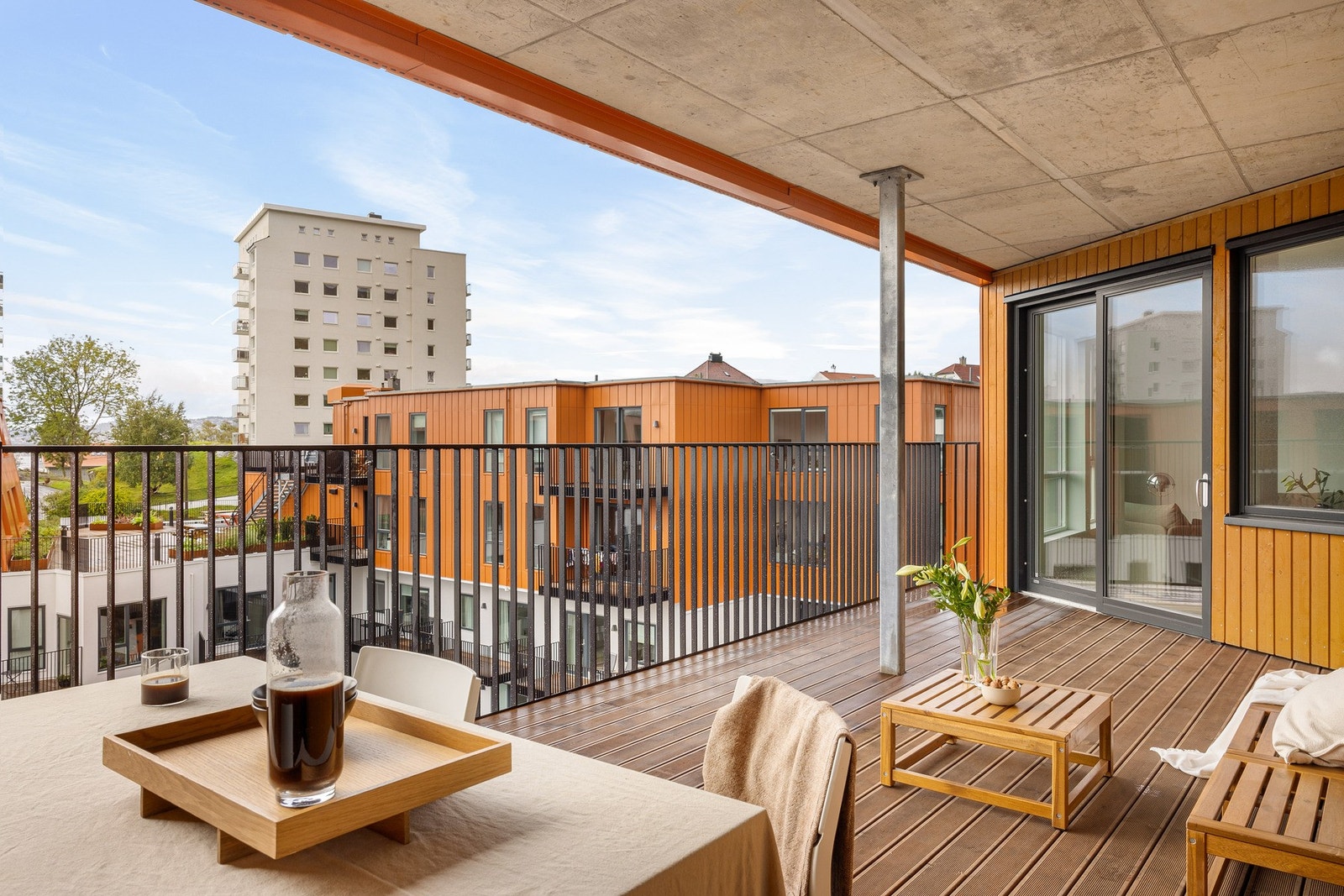 Her får du følelsen av å være tett på det maritime, samtidig som du kan nyte utsyn og kveldssol i rolige omgivelser. Galleribilde