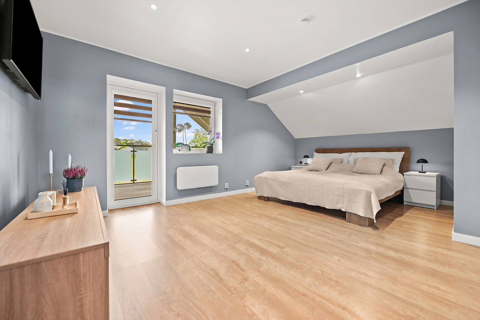 Rommet har god størrelse, og vil også fungere som en ekstra stue. Galleribilde