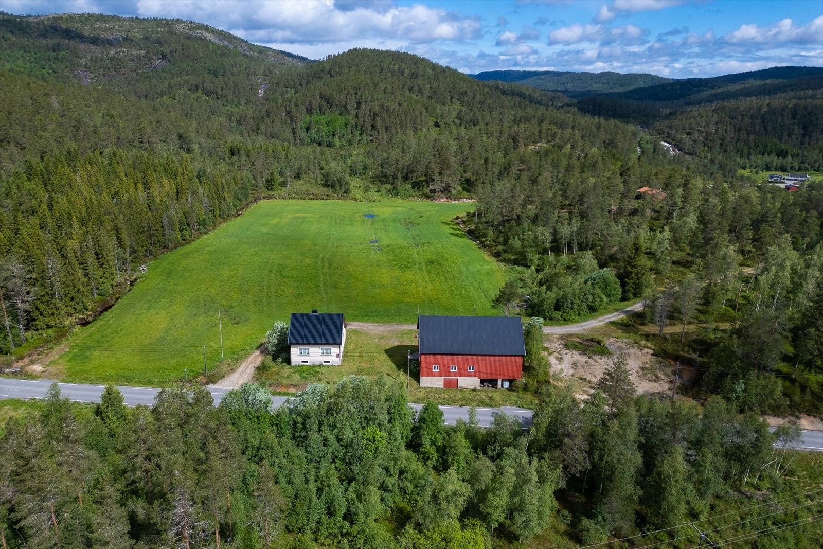 Festet tomt på hele 2.257 m² Galleribilde