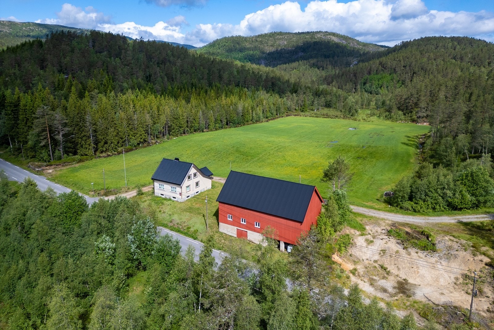 Enkel adkomst fra hovedvei Galleribilde