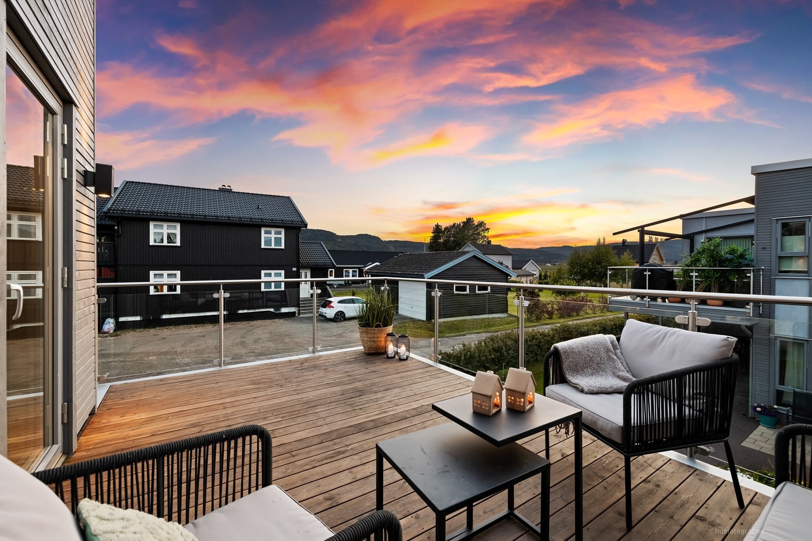 Fra stuen er det direkte utgang til en fin terrasse. Galleribilde