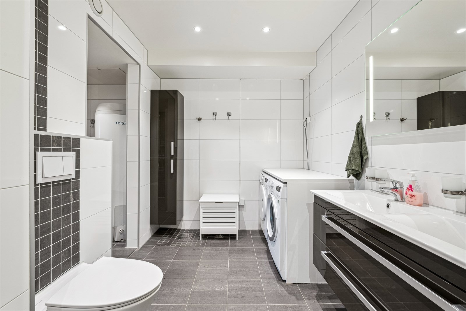 Pent flislagt baderom fra 2016. Galleribilde