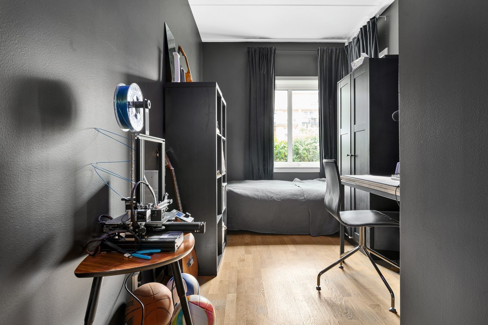 Soverom 2 passer godt som barn-/ungdomssrom eller gjesteværelse. Galleribilde