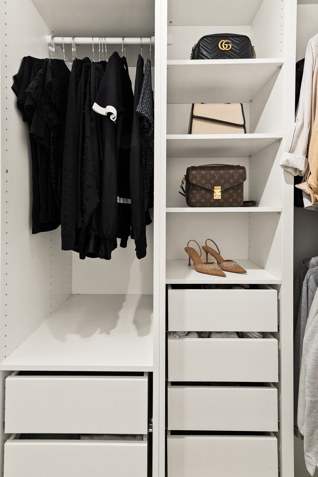 Rikelig med garderobeplass. Galleribilde