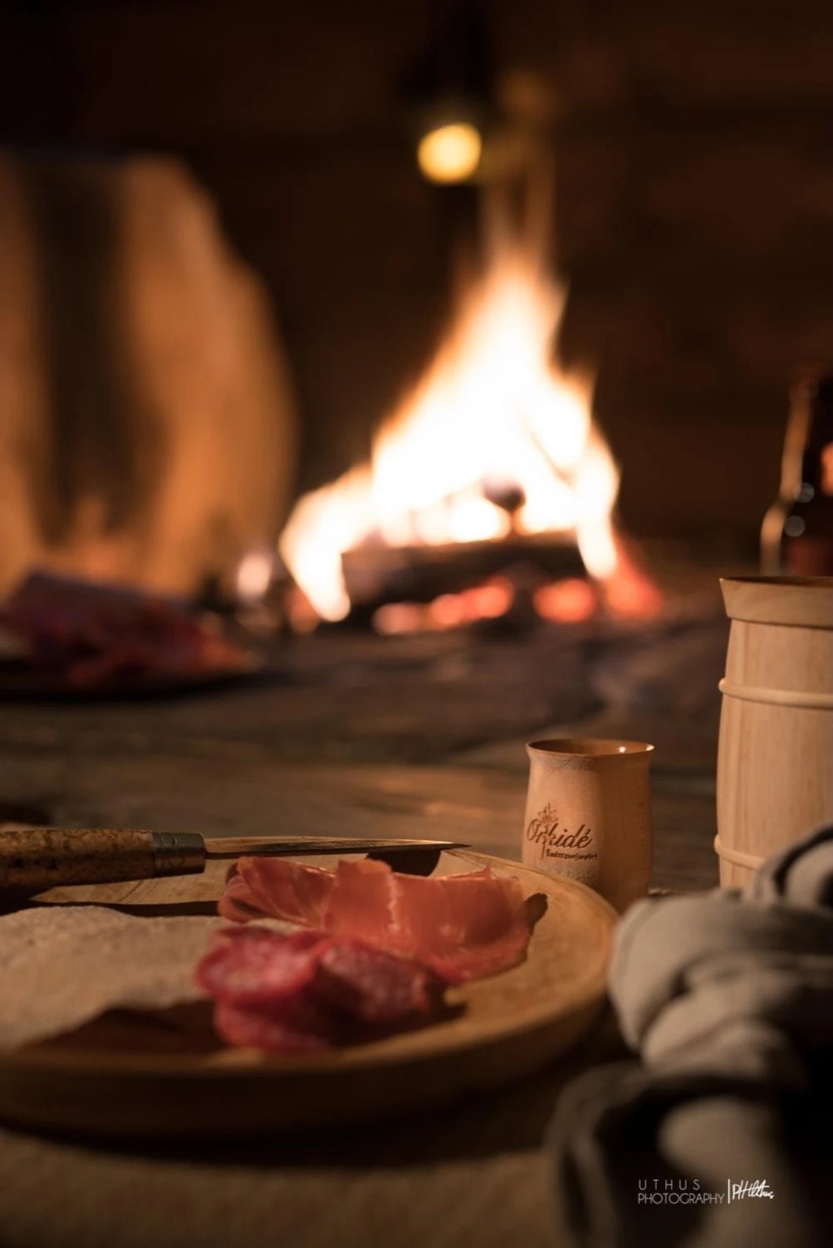 Her kan du samle familie og venner rundt den åpne åren i en atmosfære preget av tradisjon og kvalitet.