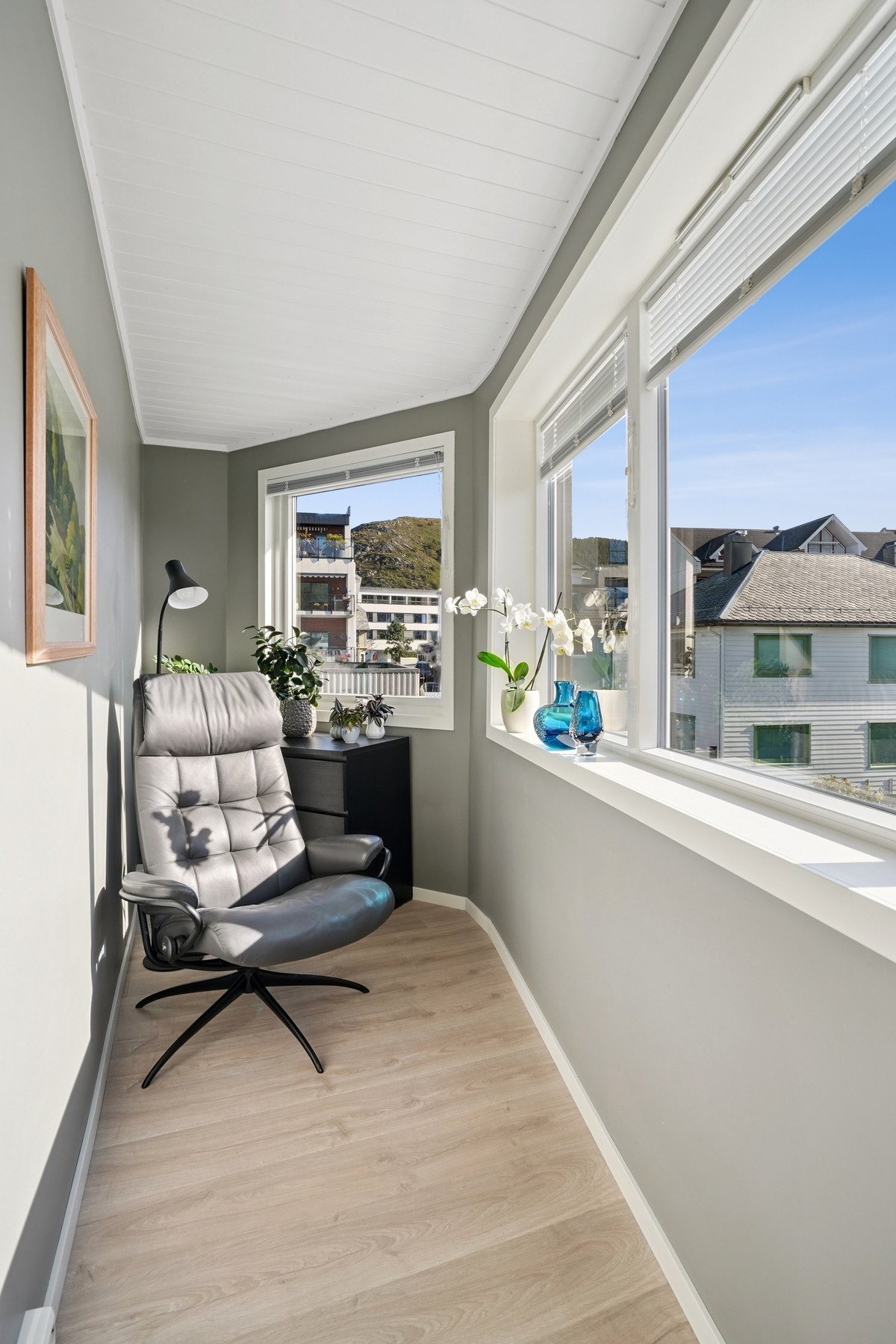 Her kan du sitte og nyte en bok. Galleribilde