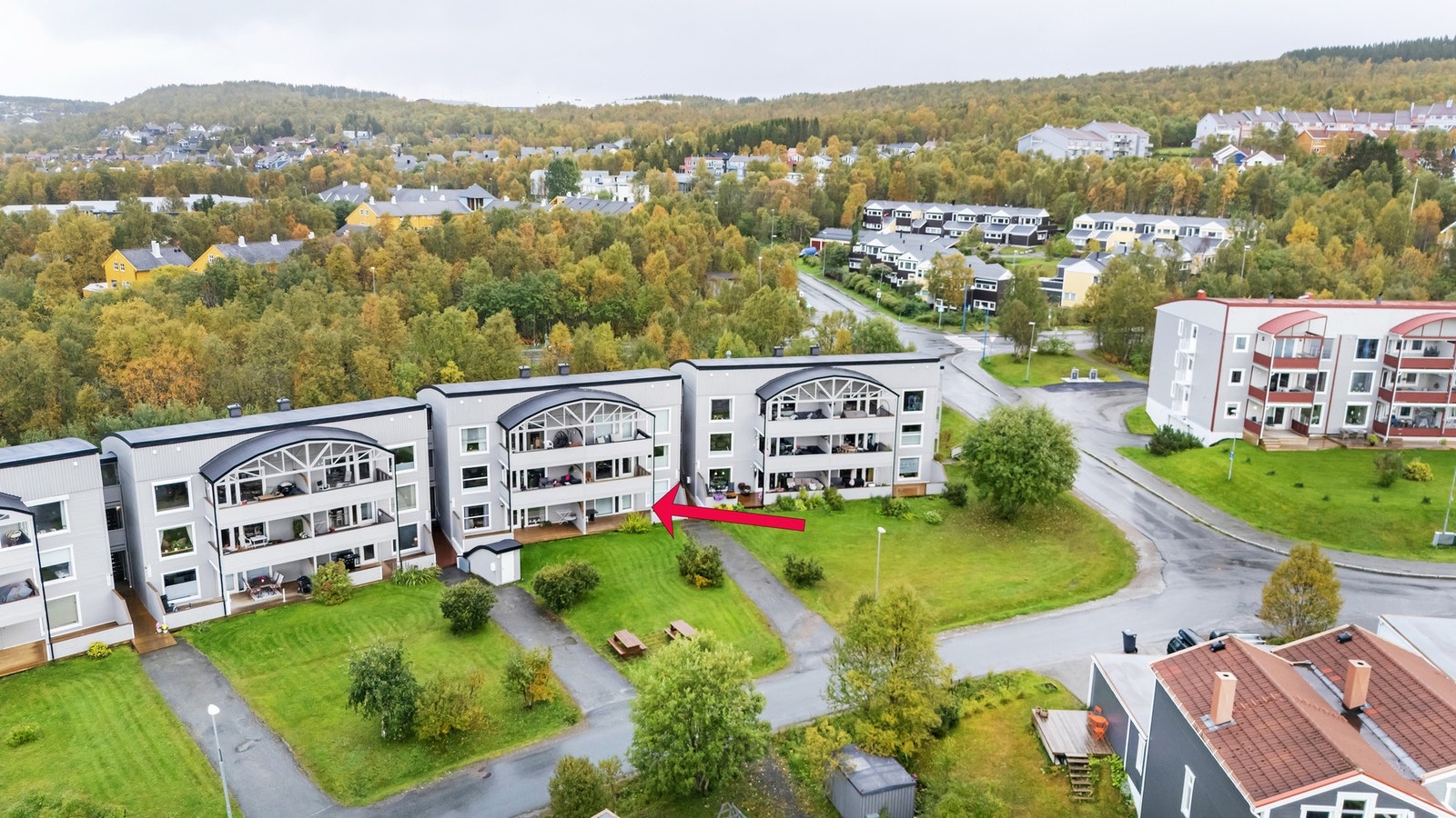 Området har mange fine grøntområder - det er nært ut til marka og lysløypa Galleribilde