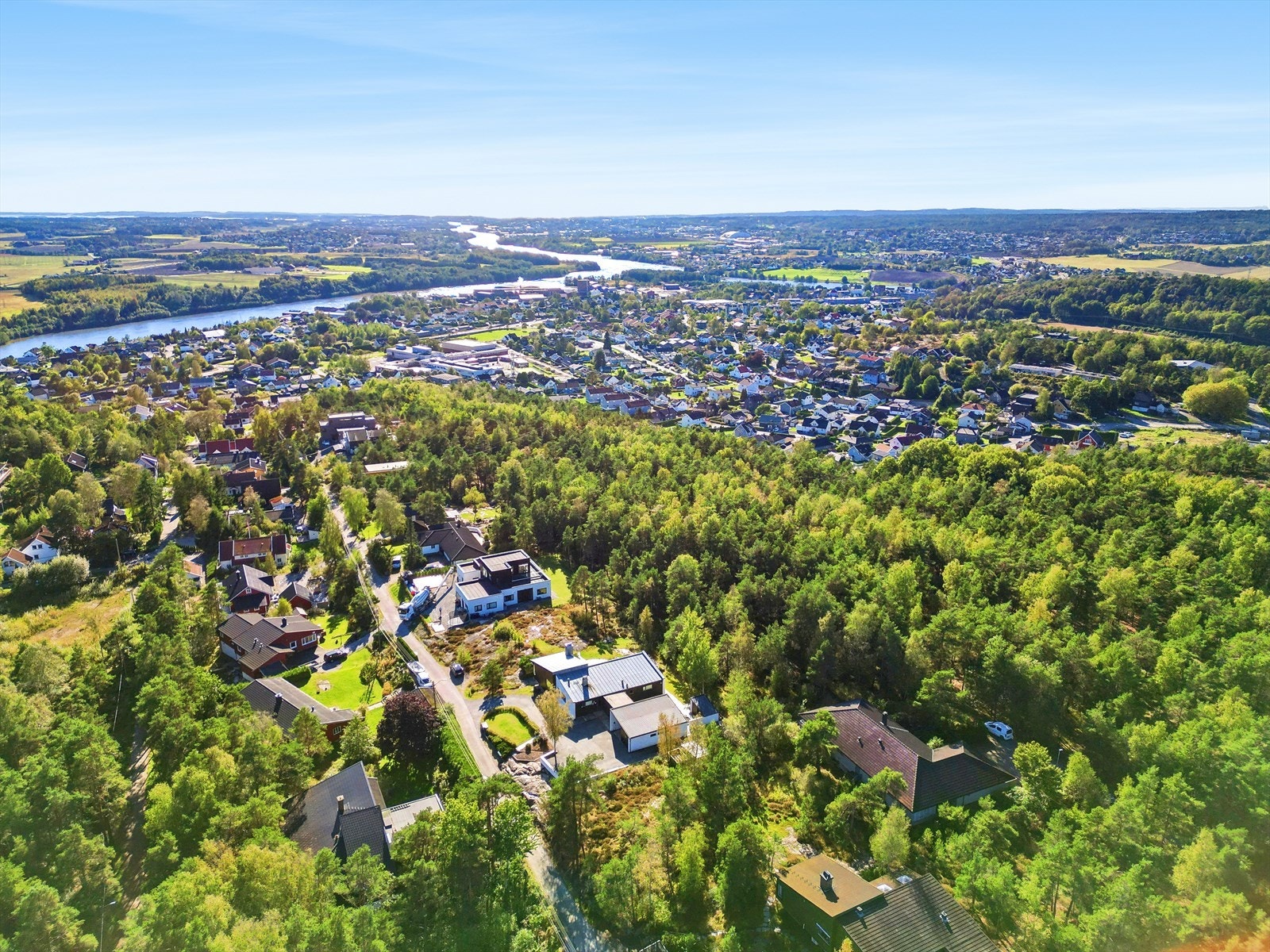 Tomten ligger i et barnevennlig boområde. Galleribilde