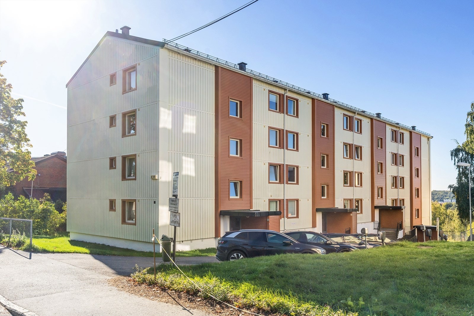 Vetlandsveien borettslag har i overkant av 180 parkeringsplasser som leies ut til beboerne etter venteliste. Galleribilde