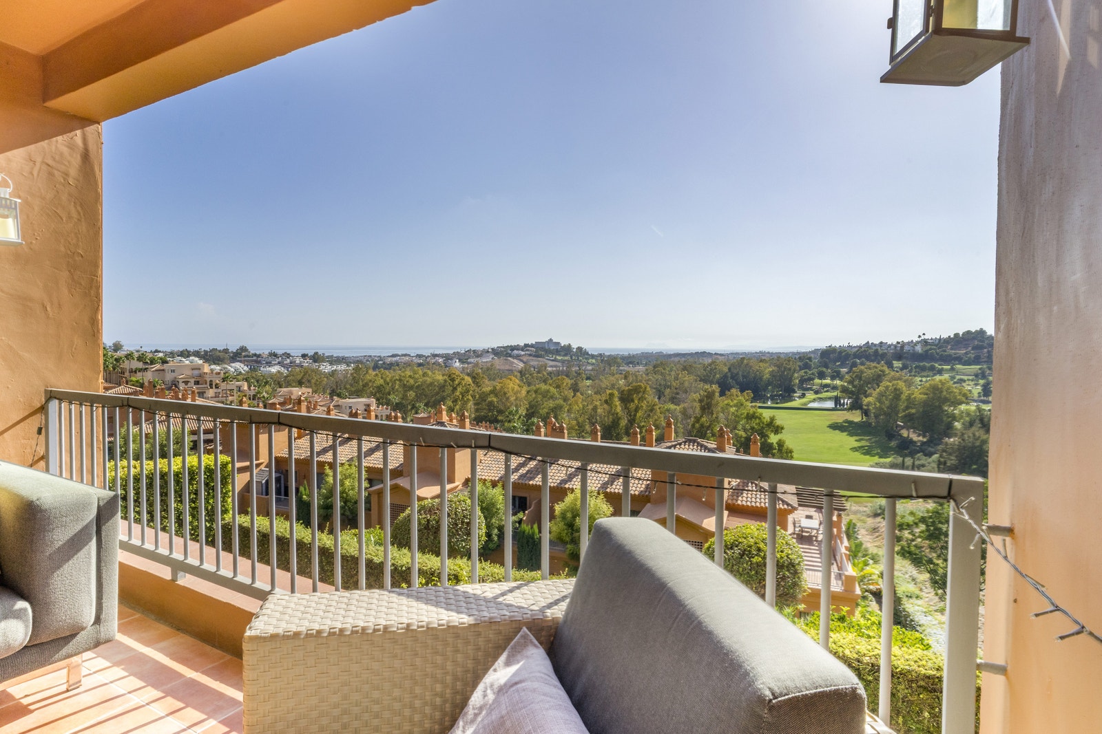 Utsikt til sjøen, gibraltar, afrika og golfen Galleribilde